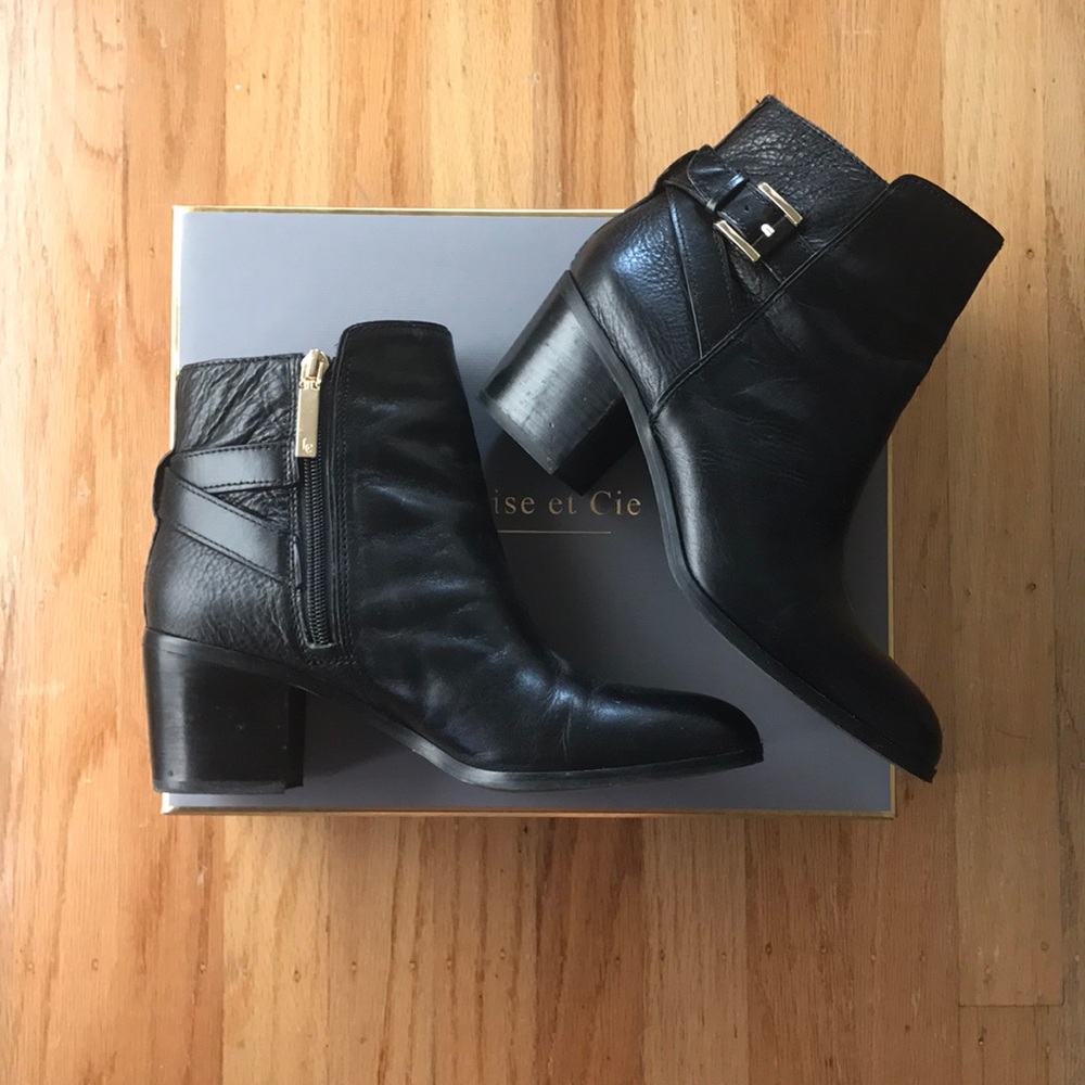 Barely worn black booties!